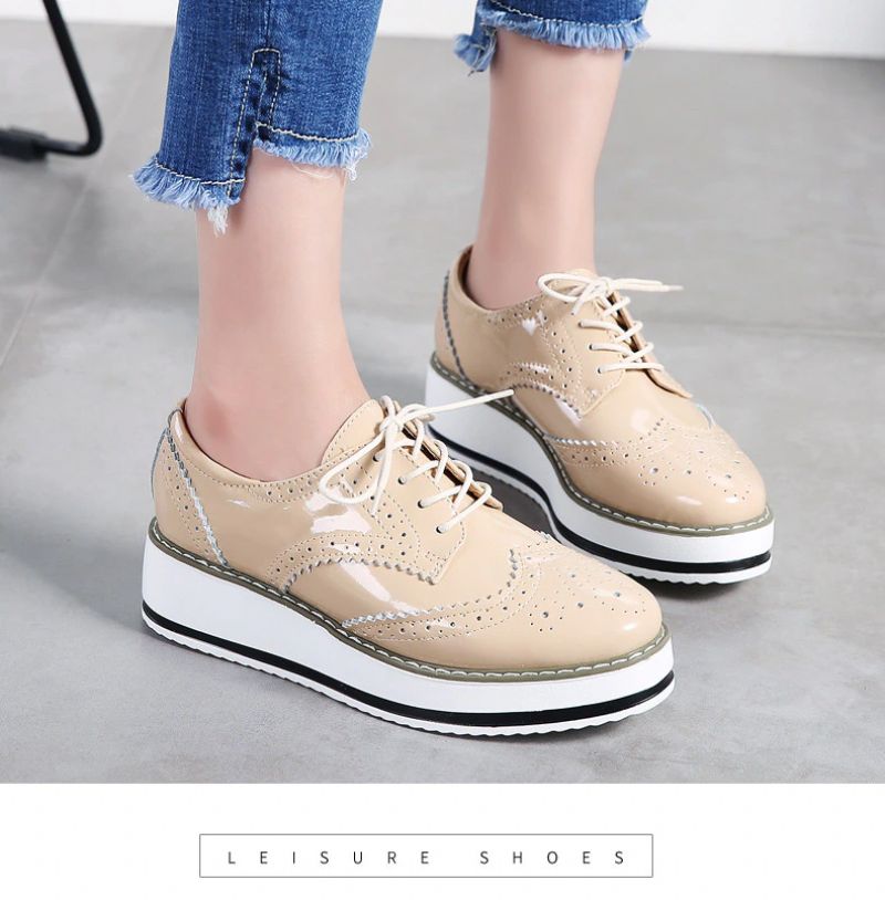 Akira Vrouwen Patent Leren Platform Platte Schoenen - Beige