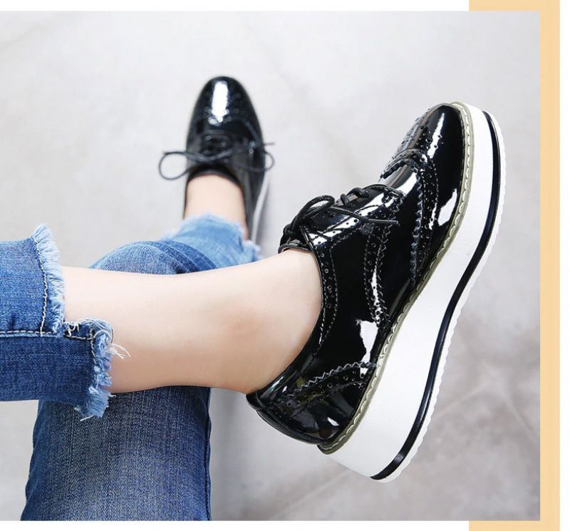 Akira Vrouwen Patent Leren Platform Platte Zwarte Schoenen - Zwart