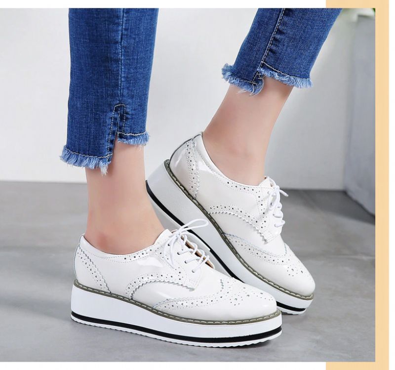 Akira Vrouwen Patent Leren Platform Platte Zwarte Schoenen - Zwart