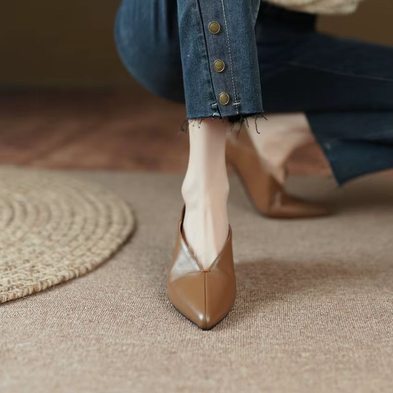 Albani Pumps Met Puntige Neus Voor Dames - Bruin
