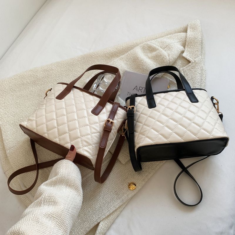 Almendra Dames Kleine Gewatteerde Leren Handtas - Zwart