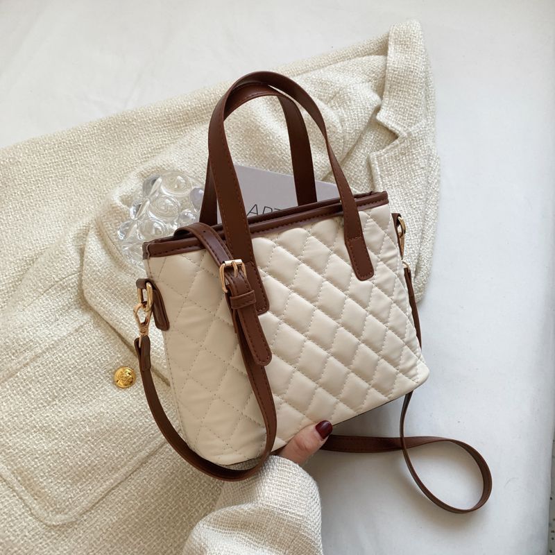 Almendra Dames Kleine Gewatteerde Leren Handtas - Zwart