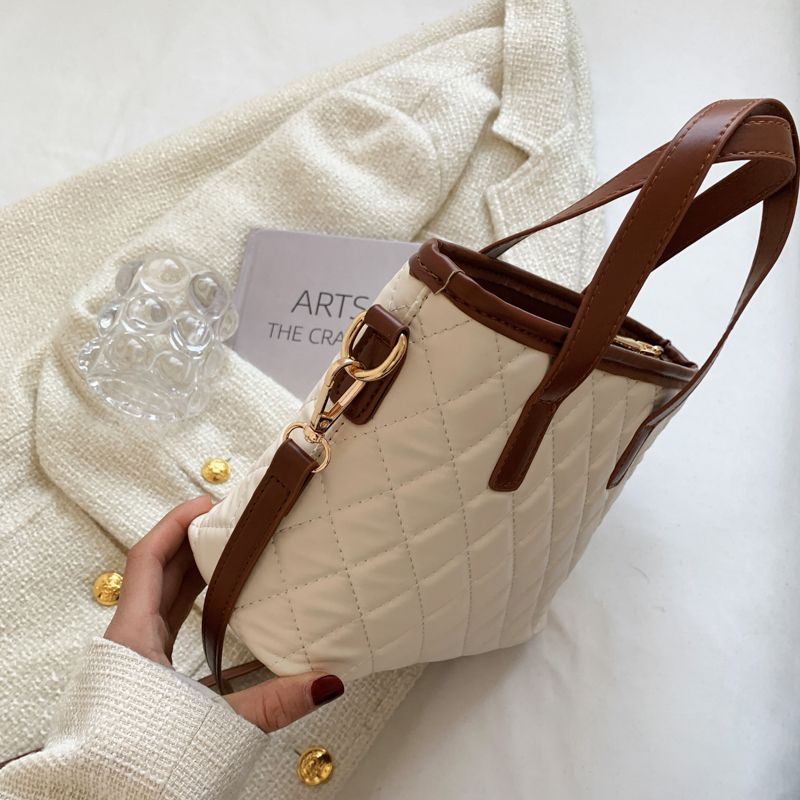 Almendra Dames Kleine Gewatteerde Leren Handtas - Zwart