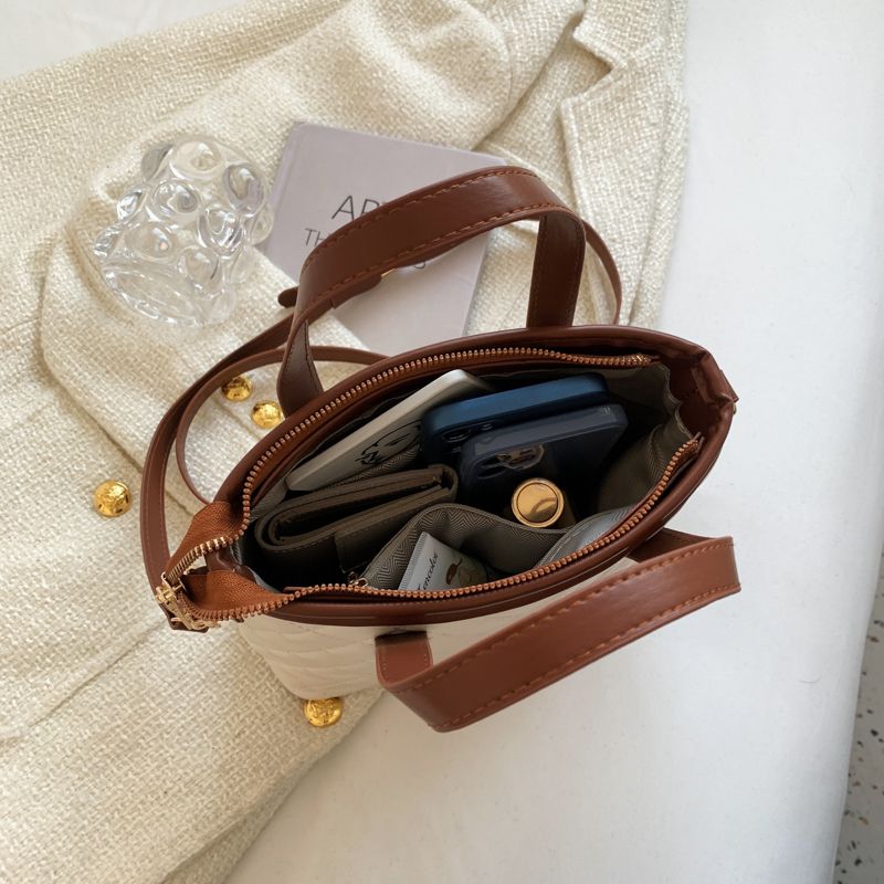 Almendra Dames Kleine Gewatteerde Leren Handtas - Zwart