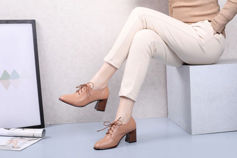 Andrea Dames Hoge Hak Pumps Met Veters - Wit