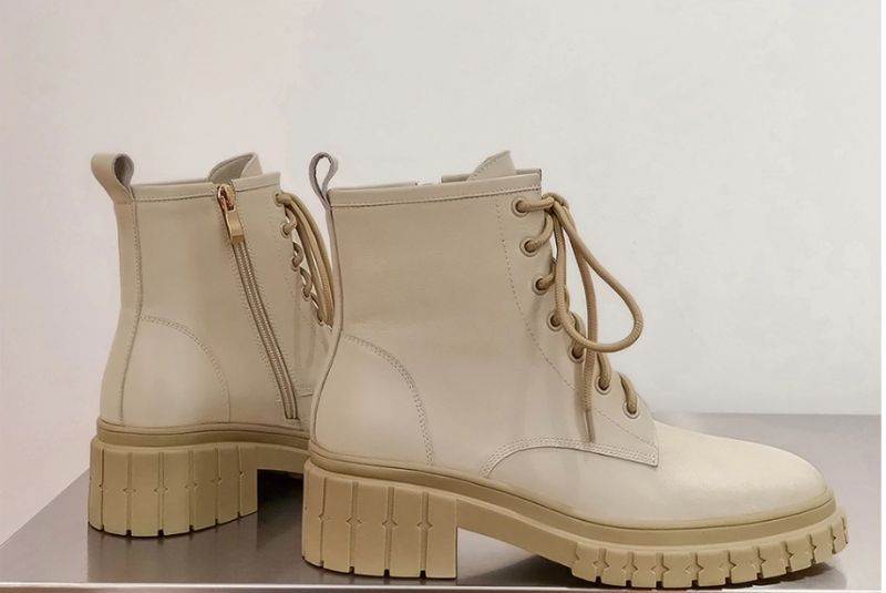 Arrieta Laarzen Enkelhoogte - Beige korte pluche