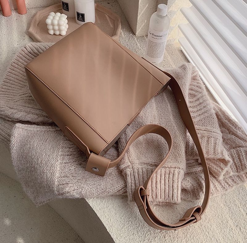Caly Dames Handtas Met Hoge Capaciteit - Licht Khaki