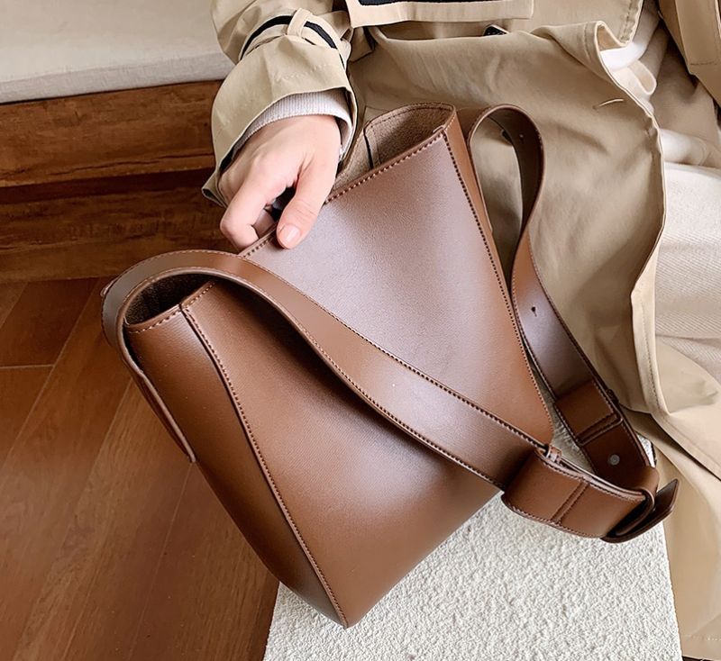 Caly Dames Handtas Met Hoge Capaciteit - Licht Khaki