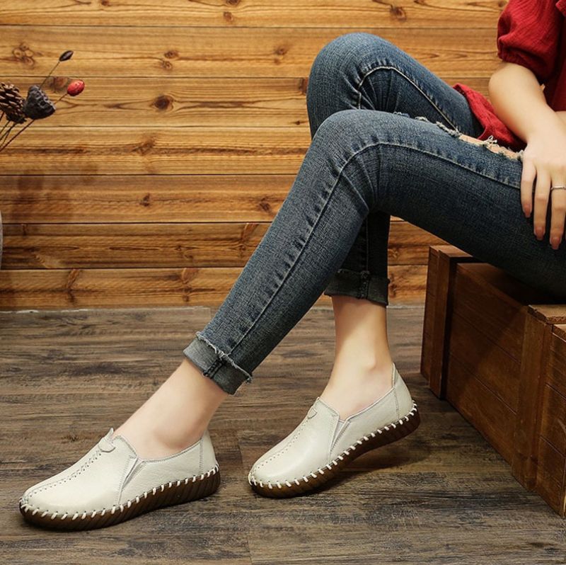 Charis Dames Platte Leren Instappers - Beige