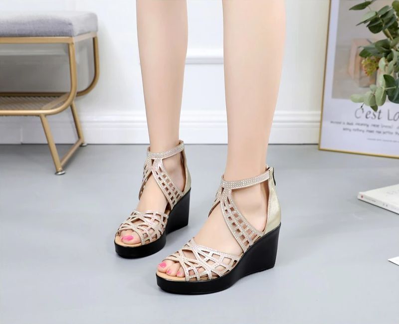 Charli Platform Wedge Sandaal Voor Dames - Goud