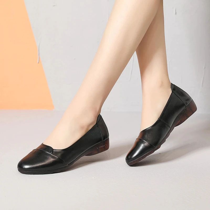 Cher Dames Platte Leren Instappers Loafers - Beige