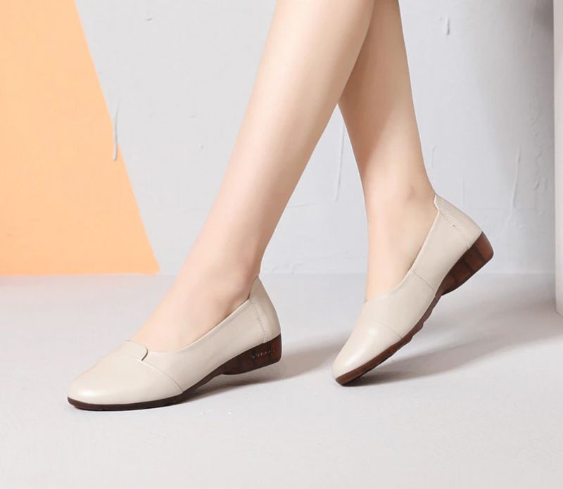 Cher Dames Platte Leren Instappers Loafers - Beige