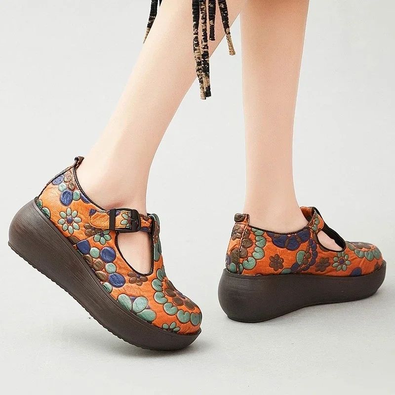 Claudia Dames Leren Ronde Neus Platform Schoenen - Bruin