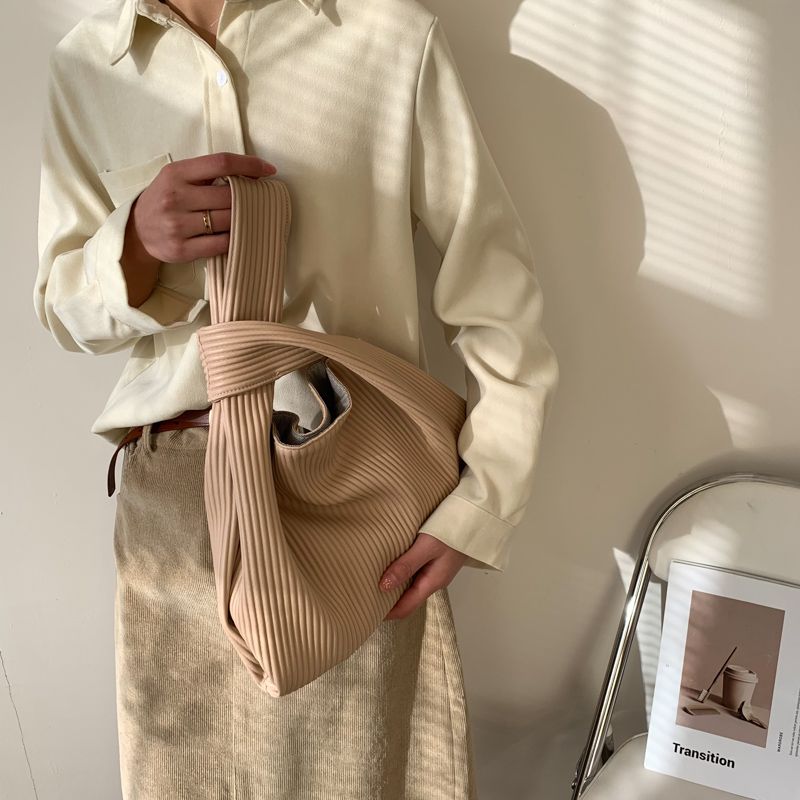 Cruz Dames Geplooide Leren Handtas - Zwart