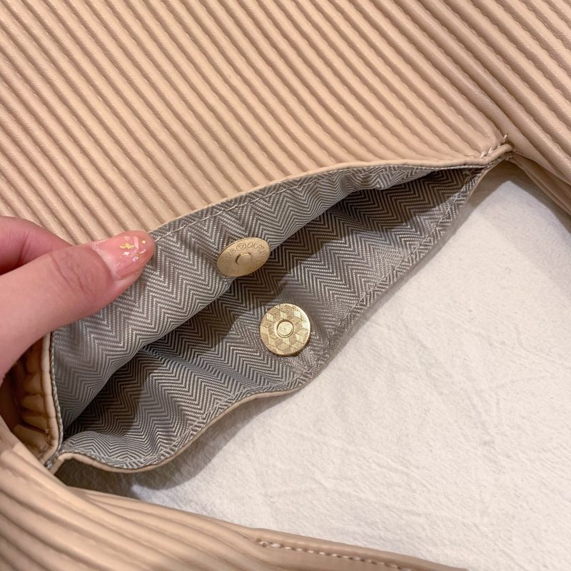 Cruz Dames Geplooide Leren Handtas - Zwart