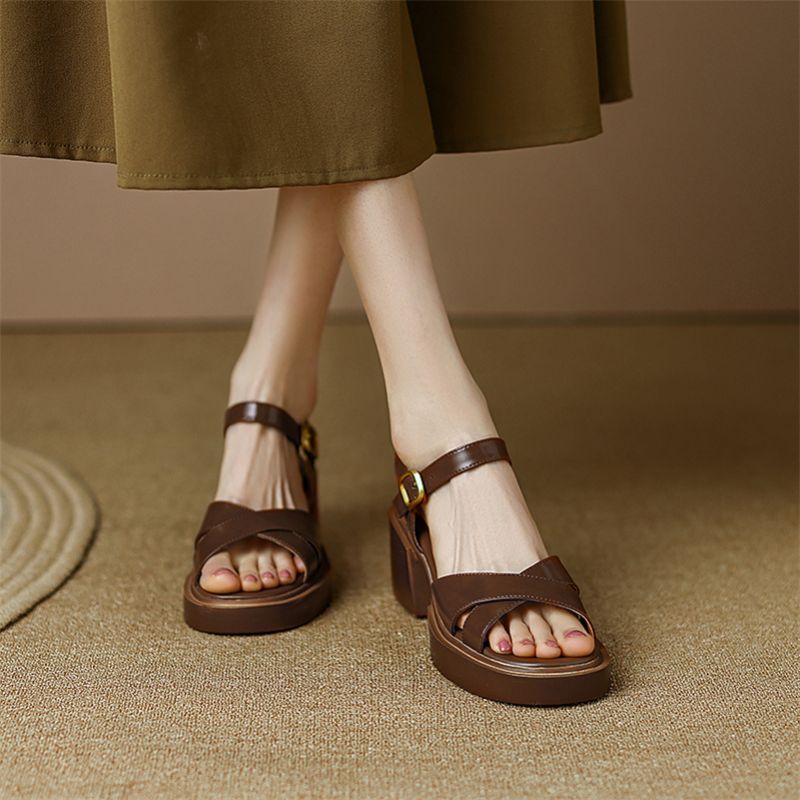 Eladia Dames Patent Leren Sandalen - Bruin