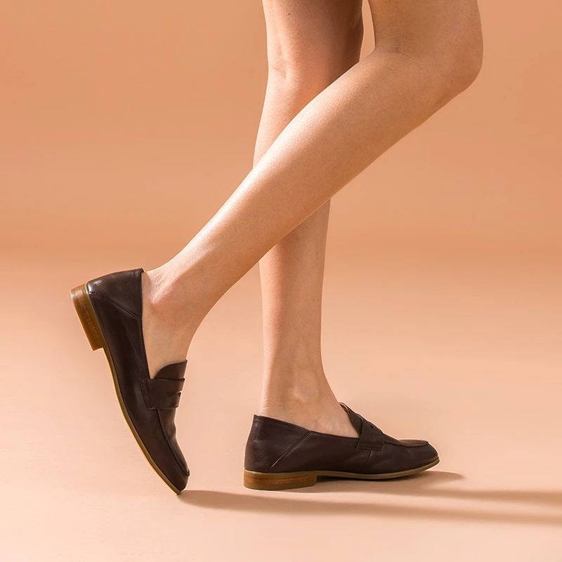 Enid Dames Ronde Neus Leren Loafer Schoenen - Koffie