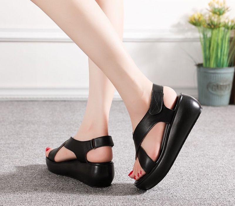 Finita Dames Wedges Sandaal - Zwart