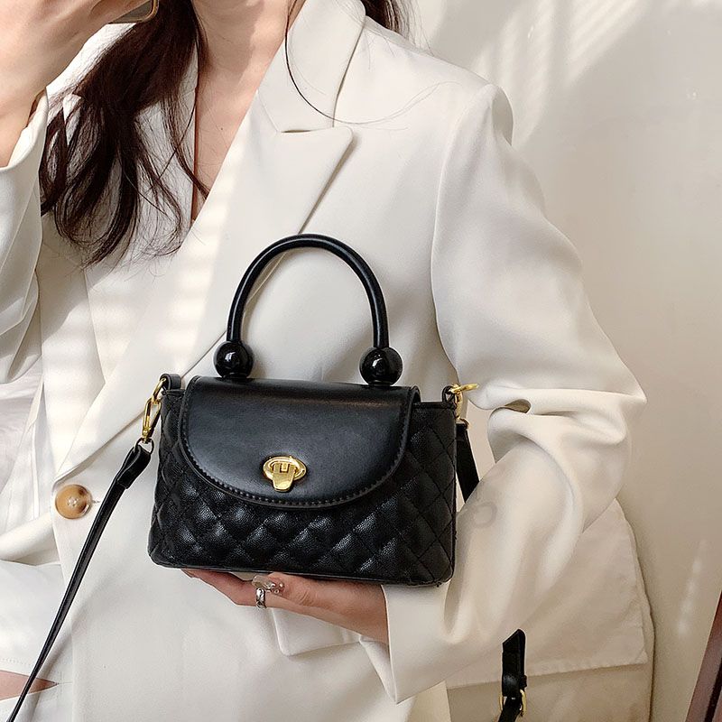 Fitty Dames Gewatteerde Leren Handtas - Zwart