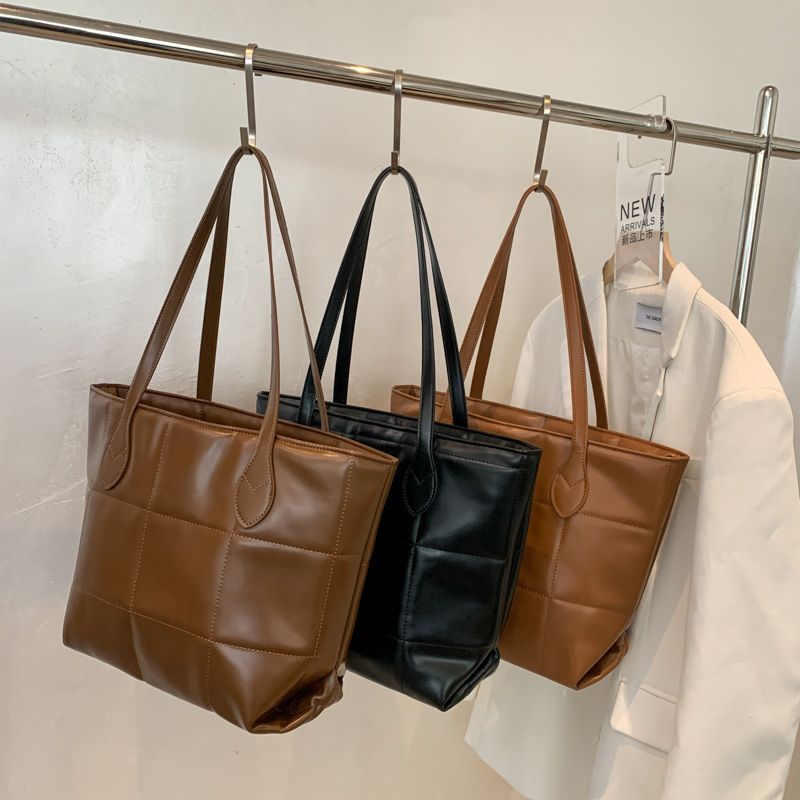 Kata Dames Minimalistische Gewatteerde Handtas - Zwart