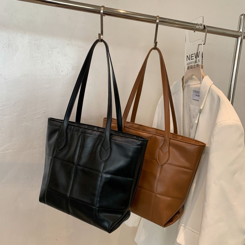 Kata Dames Minimalistische Gewatteerde Handtas - Zwart