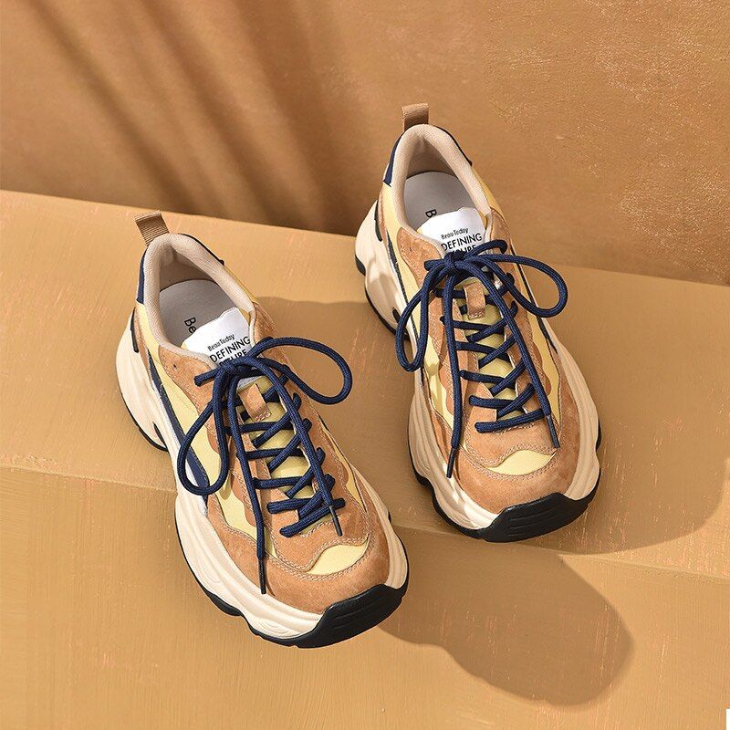 Levi Dames Suède Leren Platform Sneaker - Abrikoos