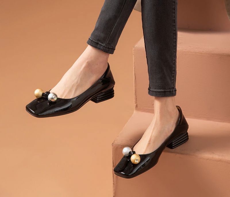 Lucrecia Platte Leren Loaferschoenen Voor Dames - Zwart