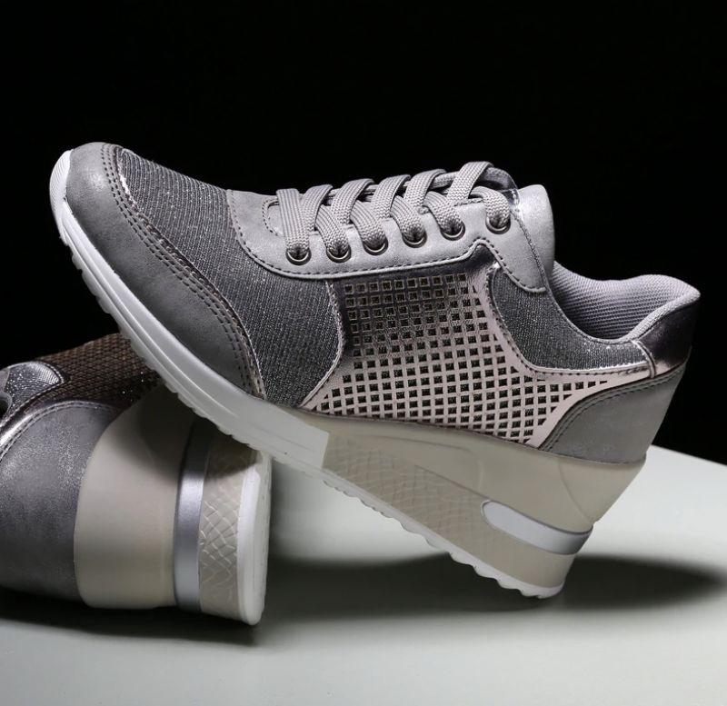 Lucy Dames Wedges Sneakers - Goud