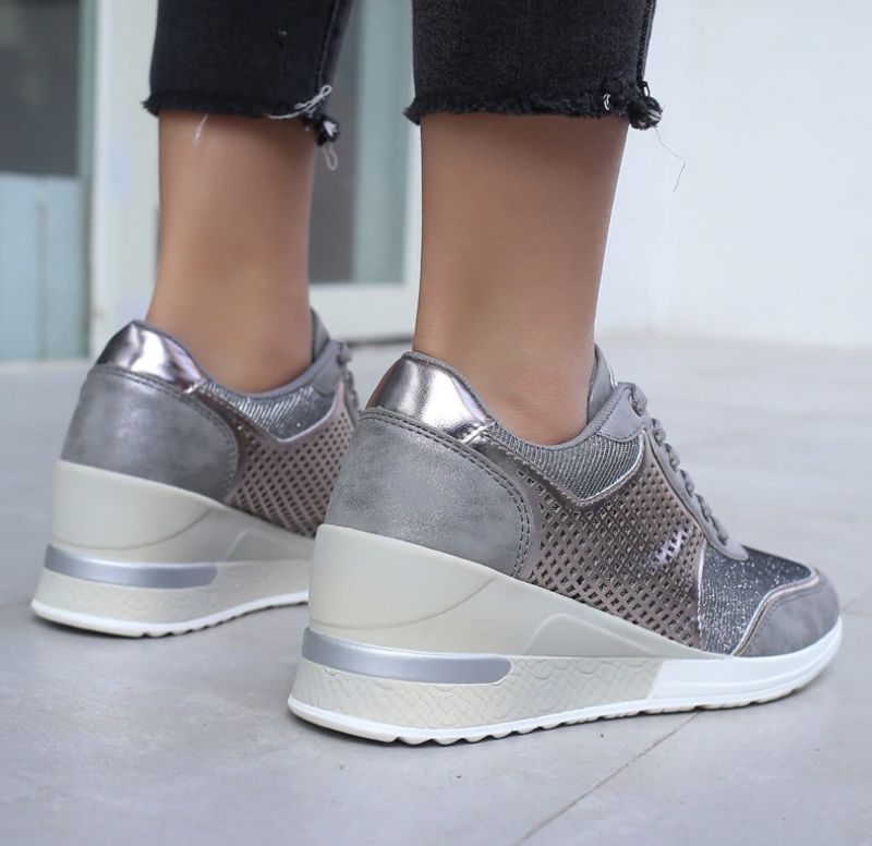 Lucy Dames Wedges Sneakers - Goud