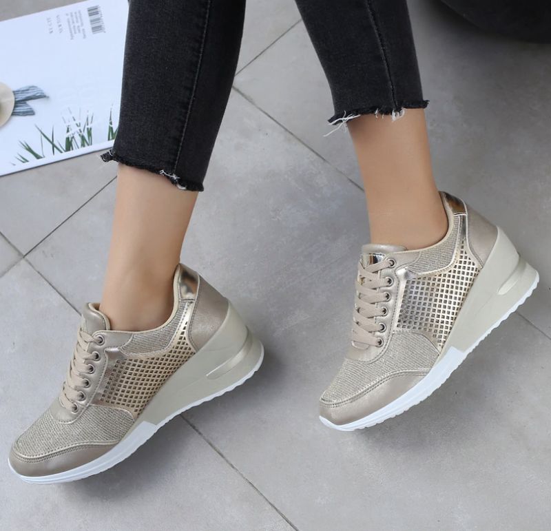 Lucy Dames Wedges Sneakers - Goud