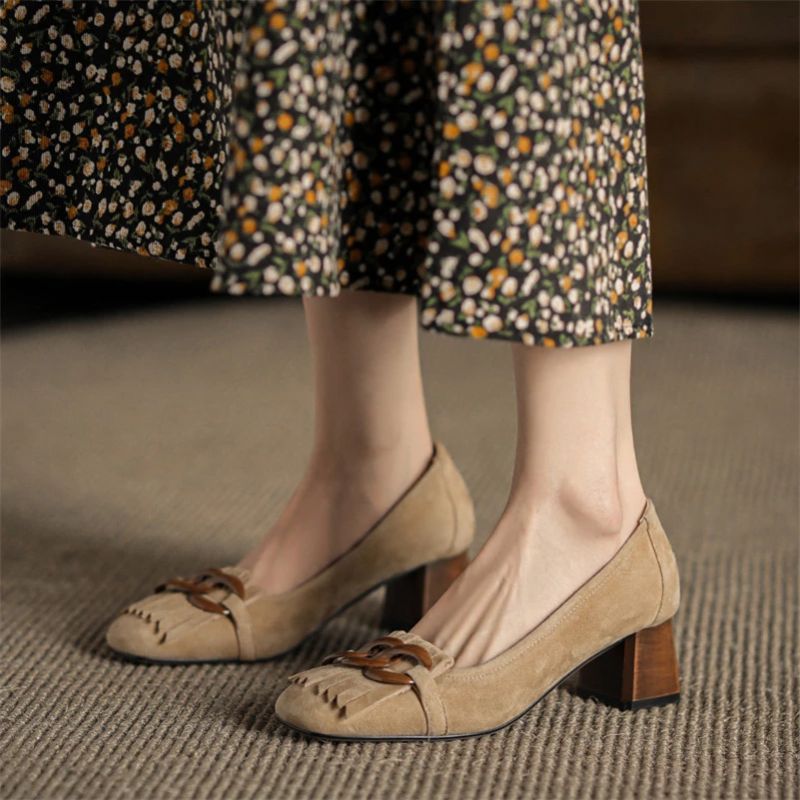 Marbella Dames Hoge Vierkante Hak Pumps - Beige