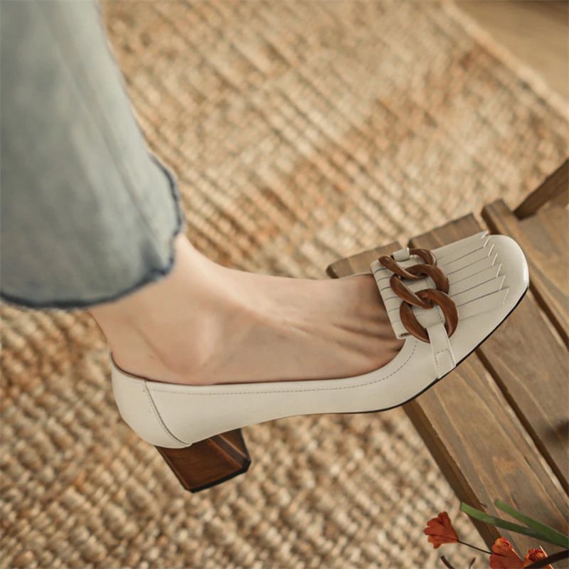 Marbella Dames Hoge Vierkante Hak Pumps - Beige