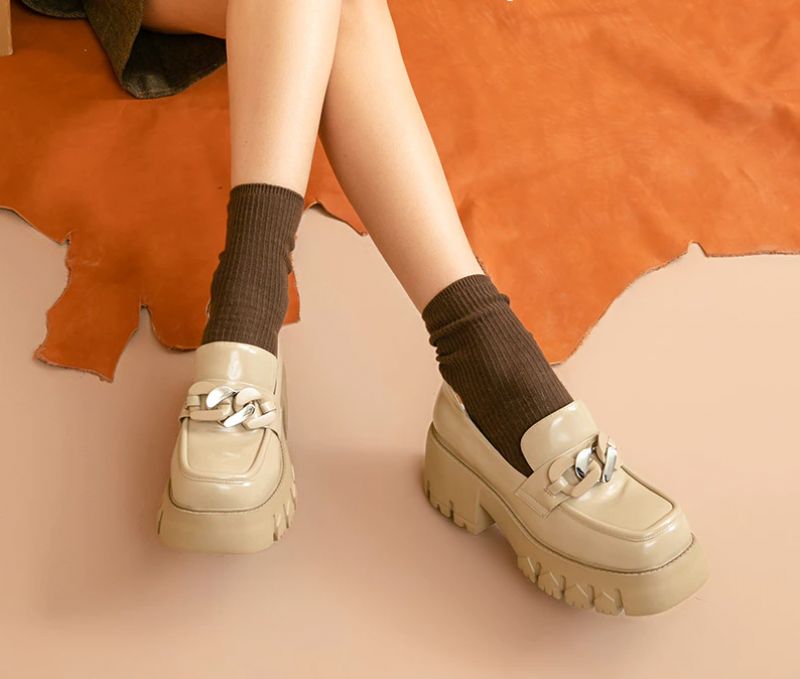 March Dames Platform Ketting Loafer Schoenen - Abrikoos