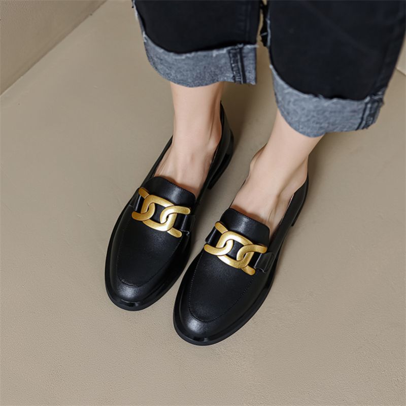 Mariana Leren Loafers Voor Dames Met Metalen Decoratie - Zwart