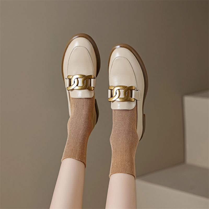 Mariana Leren Loafers Voor Dames Met Metalen Decoratie - Zwart