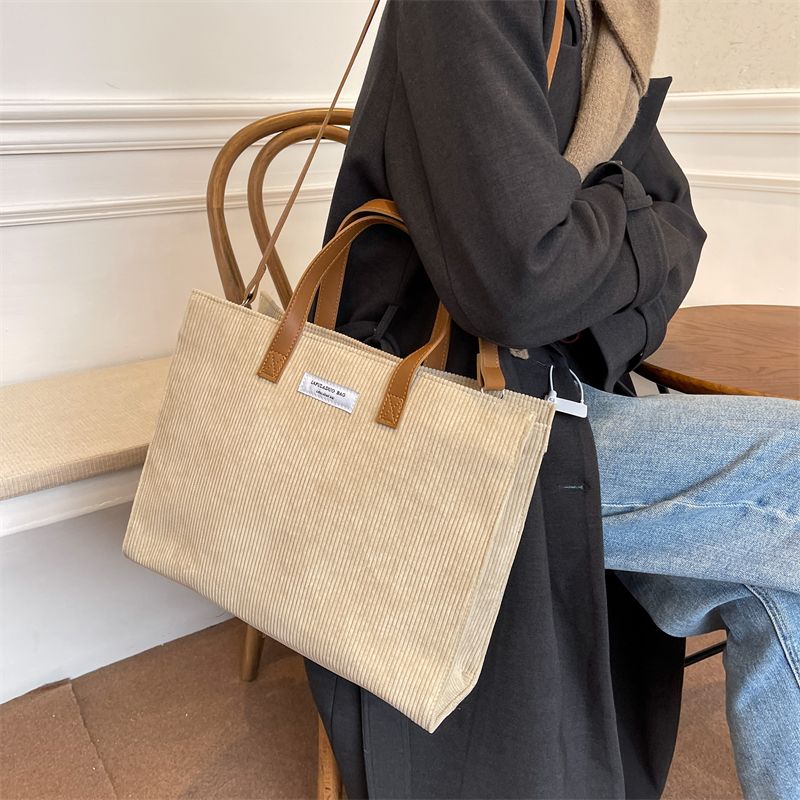 Martini Dames Grote Corduroy Schoudertas - Zwart