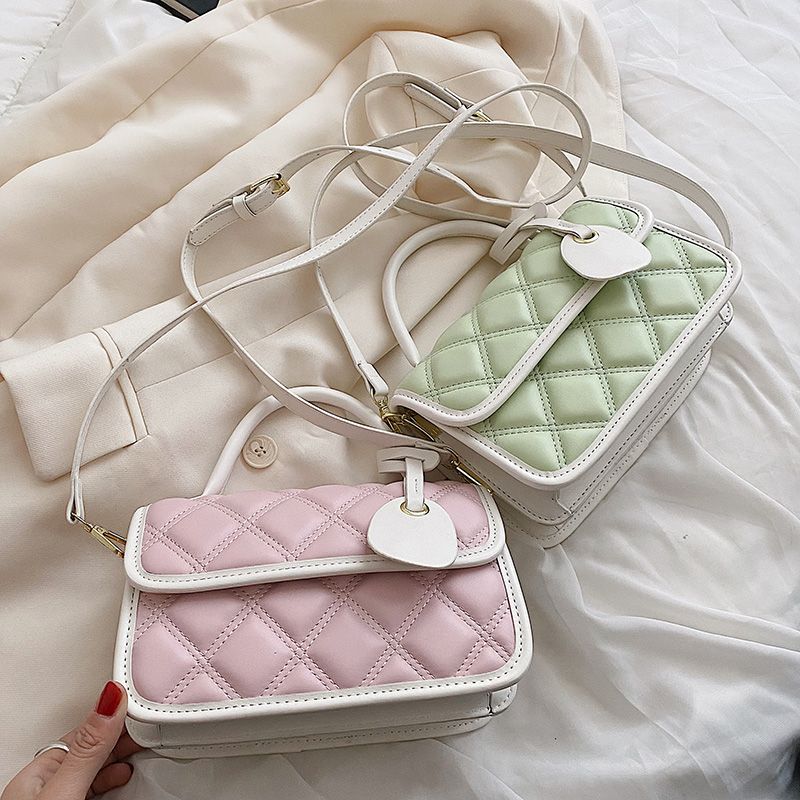 Monic Dames Kleine Gewatteerde Leren Handtas - Zwart
