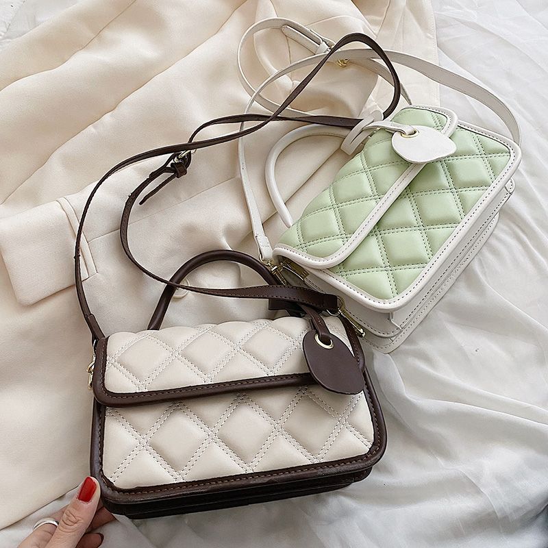 Monic Dames Kleine Gewatteerde Leren Handtas - Zwart