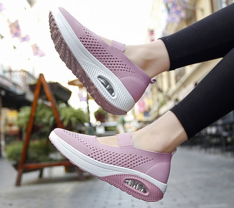 Ninoska Platform Slip-on Schoenen Voor Dames - Beige