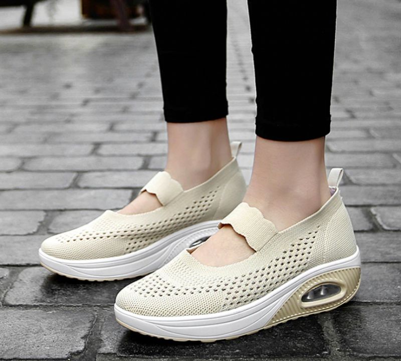 Ninoska Platform Slip-on Schoenen Voor Dames Zwarte - Zwart