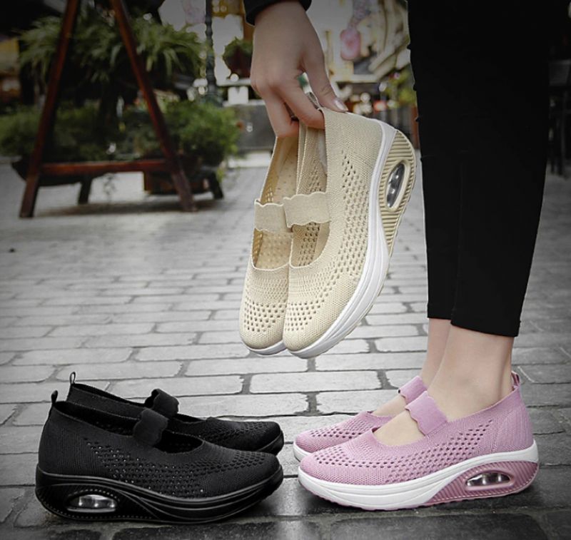 Ninoska Platform Slip-on Schoenen Voor Dames Zwarte - Zwart