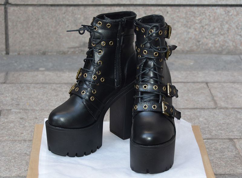 Roswel Dames Zwarte Platform Enkellaarsjes - Zwart