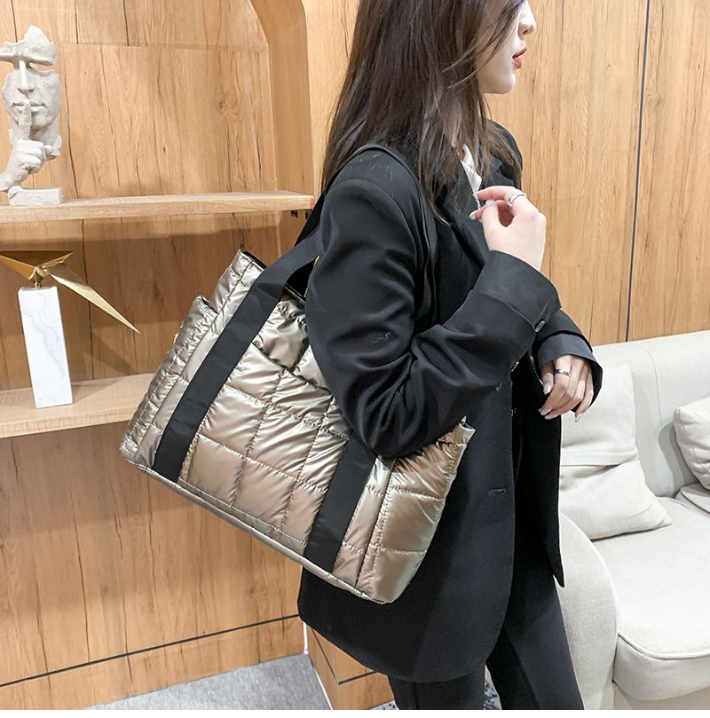 Silvana Dames Gewatteerde Canvas Handtas - Zwart