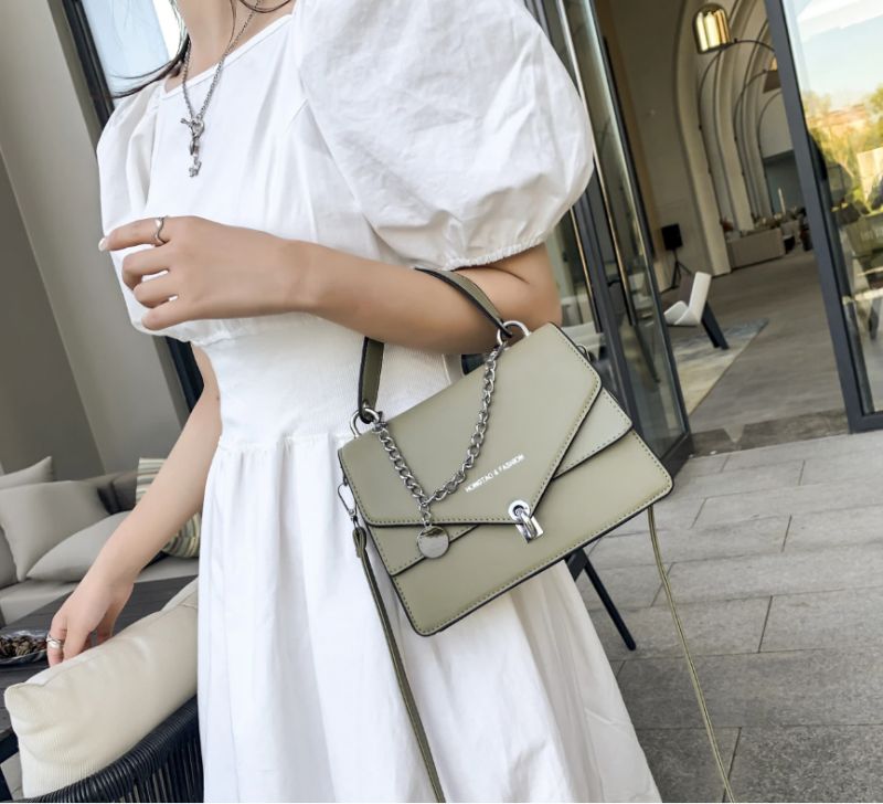 Tonino Dames Hoogwaardig Leer Met Ketting Korte Handtas - Zwart