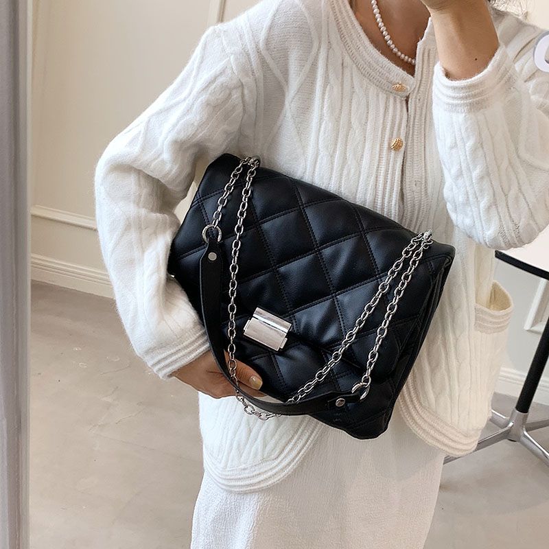 Tonny Dames Kleine Leren Tas Met Ketting - Beige