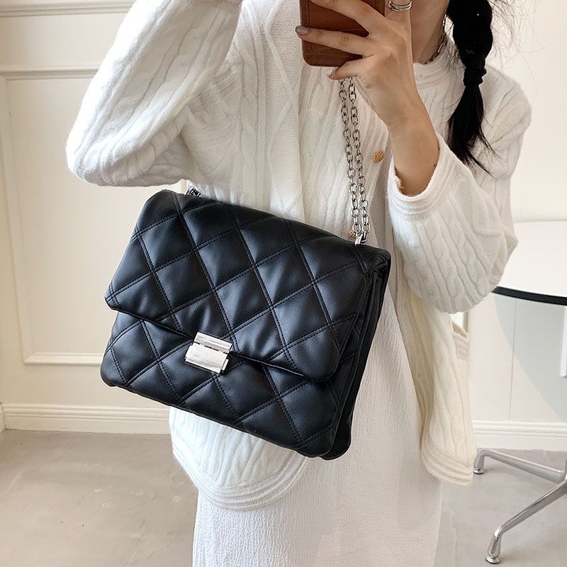 Tonny Dames Kleine Leren Tas Met Ketting - Beige