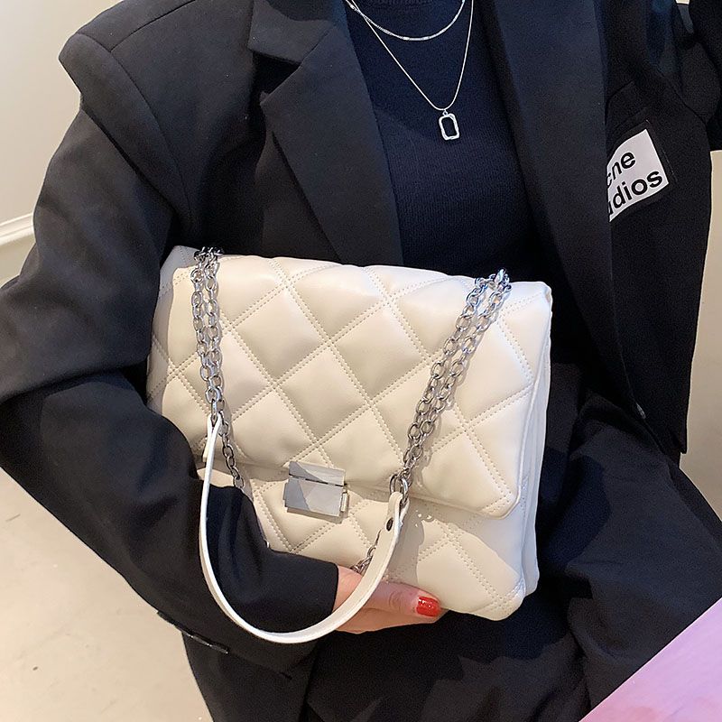 Tonny Dames Kleine Leren Tas Met Ketting - Beige