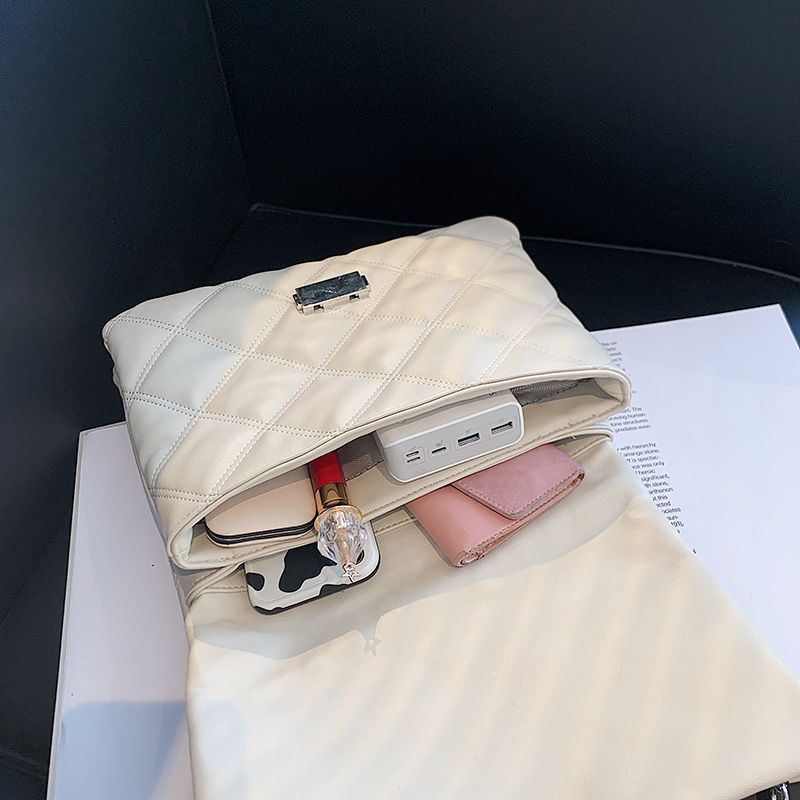 Tonny Dames Kleine Leren Tas Met Ketting - Beige