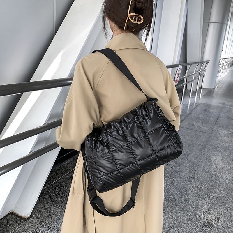 Torys Dames Nylon Crossbody Handtas - Zwart