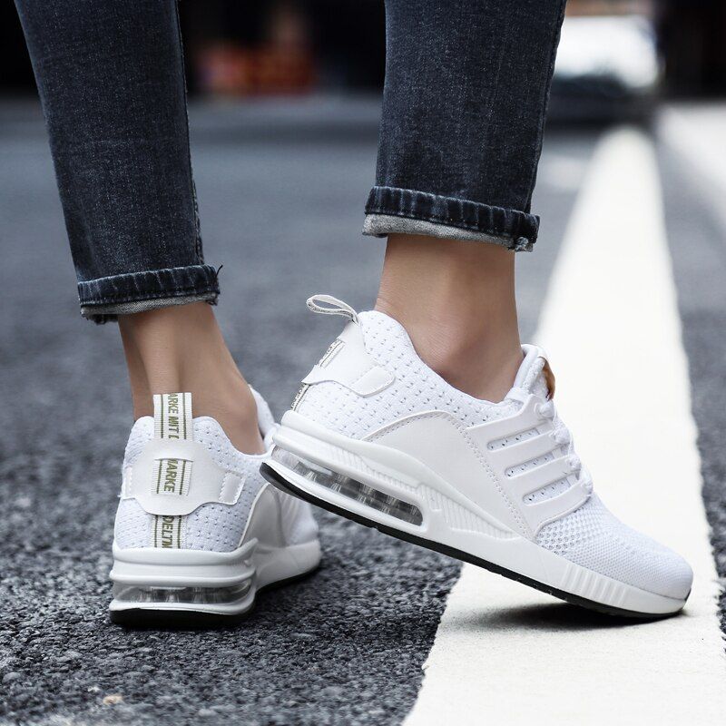 Trivial Unisex Ademende Sneaker - Zwart